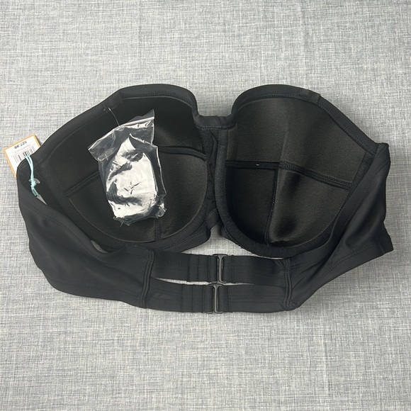 20W 24W Kona Sol Black Twist Front Bikini Top With Removable Straps Plus Size - Picture 3 of 4